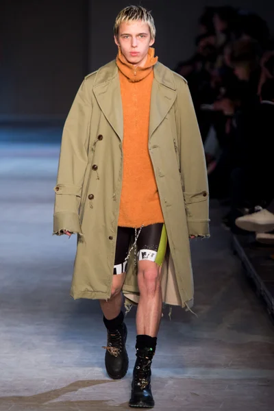 Look 24